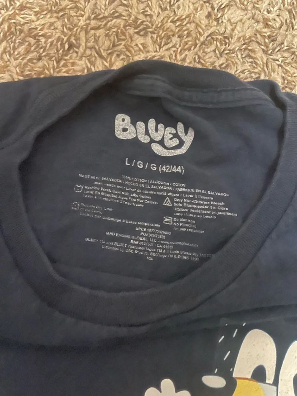 Bluey "Whaddup, Party People" Navy Graphic Tee Mens Size Large GUC - Picture 5 of 5